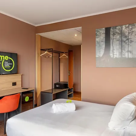 Cristal Hotel Cuneo Esterno foto
